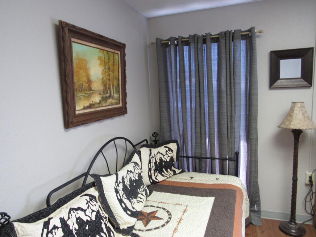 A Place To Stay Rooms Bandera Extérieur photo
